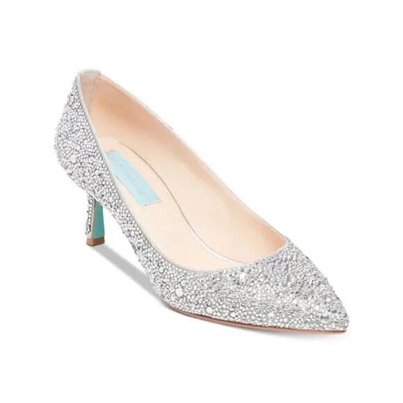 Betsey Johnson Sparkling Silver Satin Embellished Jora Toe Kitten Pumps Size 5.5 - Picture 1 of 13